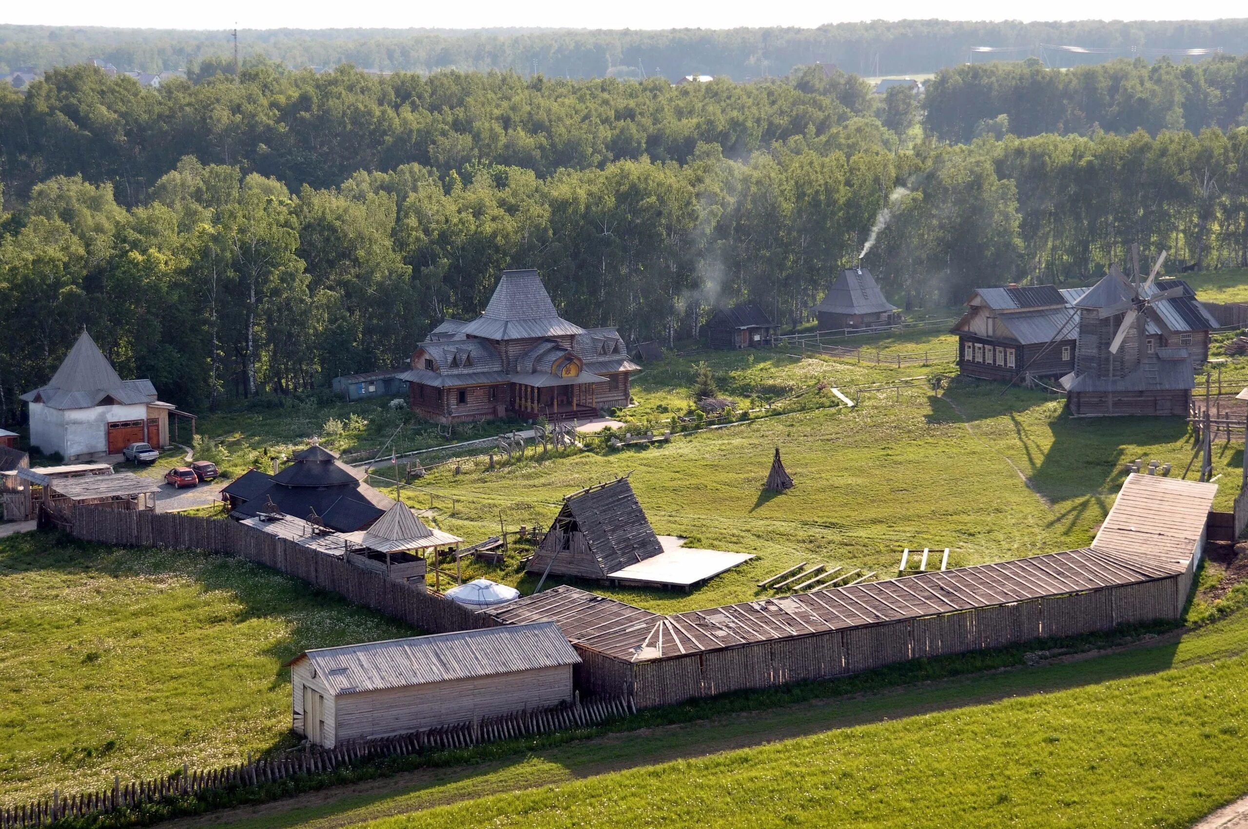 Историко культурный этнографический центр. Деревня Валищево Славянский Кремль. Славянский Кремль Сундакова. Валищево Подольский район Славянский Кремль.