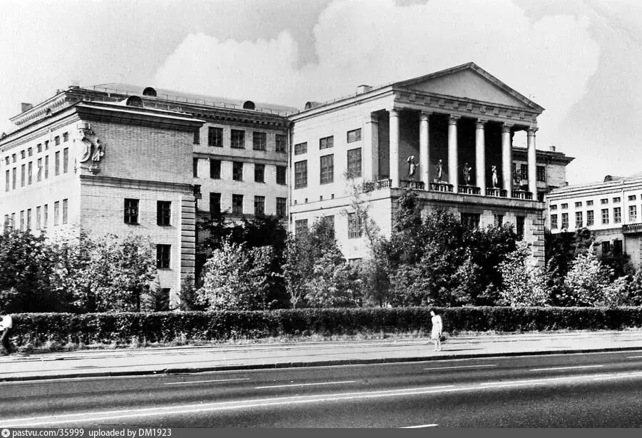 Художественные училища москвы. Художественная академия им строганова в москве. Маху памяти 1905. Художественные училища москвы. Художественные училища москвы.