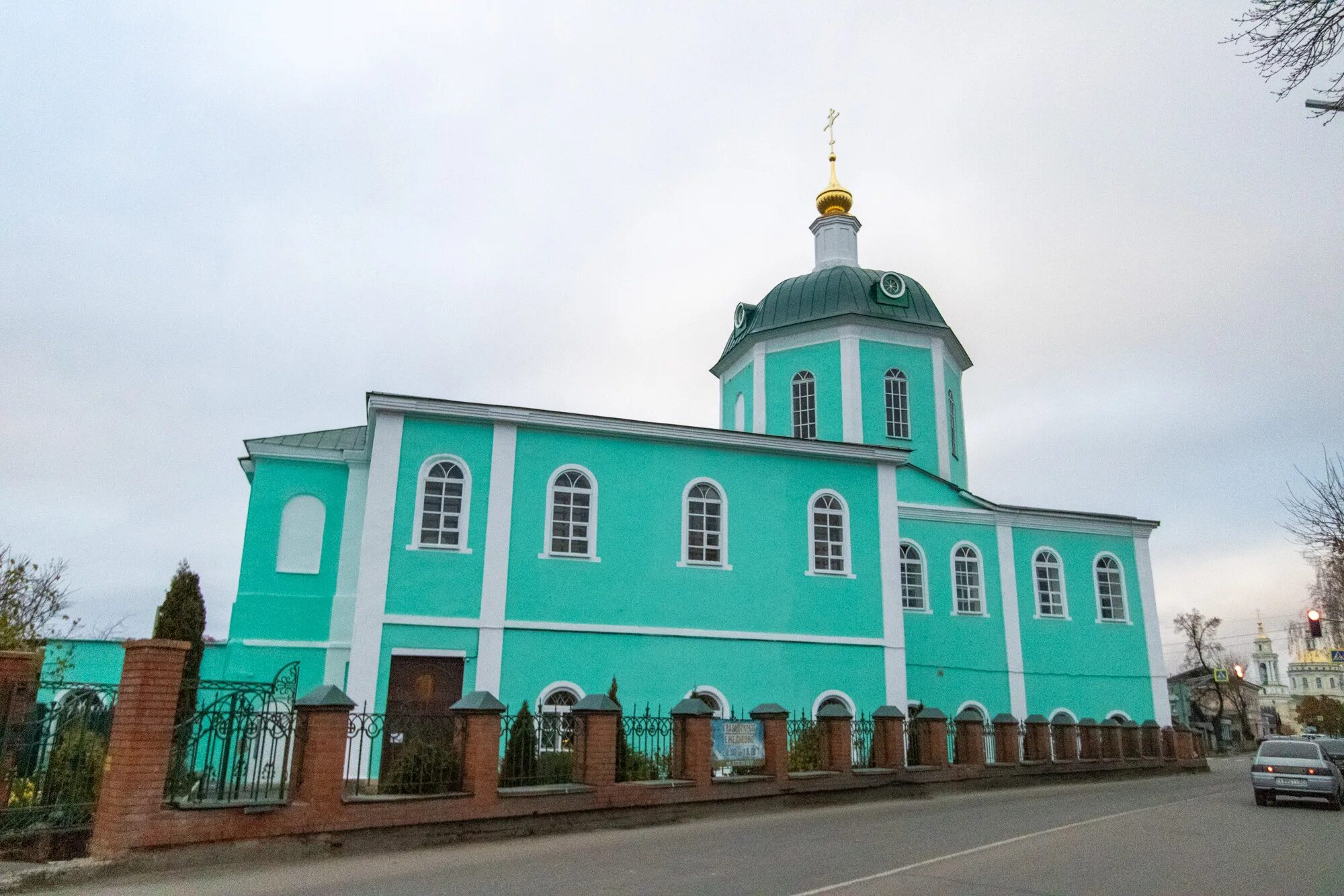 В Великий Вторник Архипастрь совершил Литургию в Троице-Васильевском храме Орлов