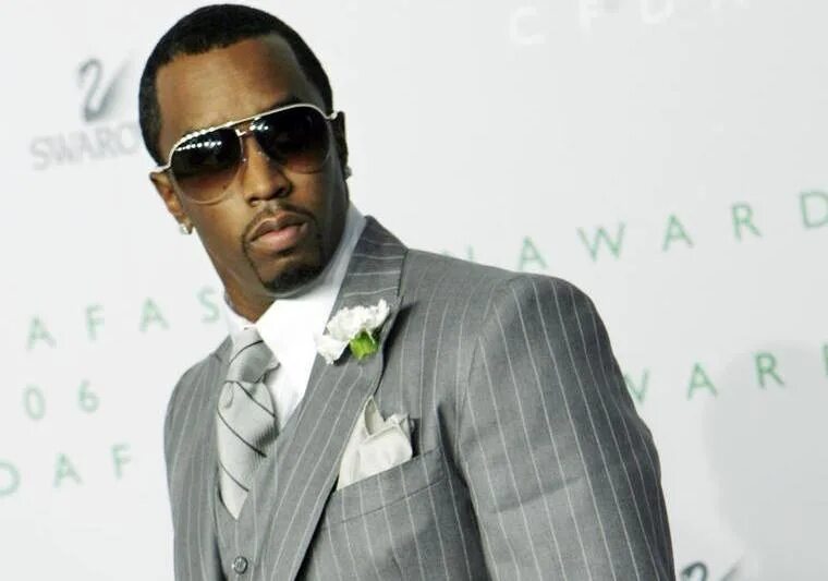 Diddy cole last night. Рэпер Пафф Дэдди. Пафф Дэдди и Кейша. Пафф Дэдди в молодости. Пи Дидди лес Найт.