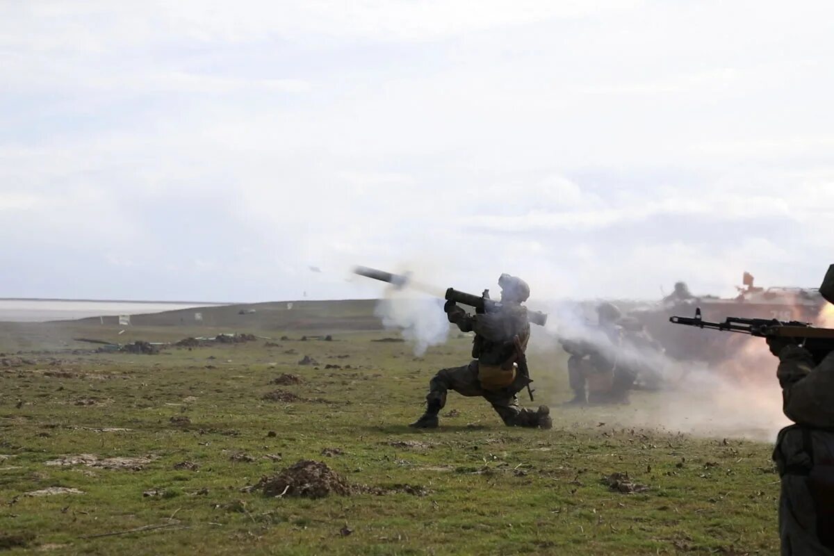 Аэродром захват. Учения в Крыму. Российские военные учения в Крыму 2016. Учения в Крыму 2021 военные. Учения воздушного десанта ЧФ В Крыму.