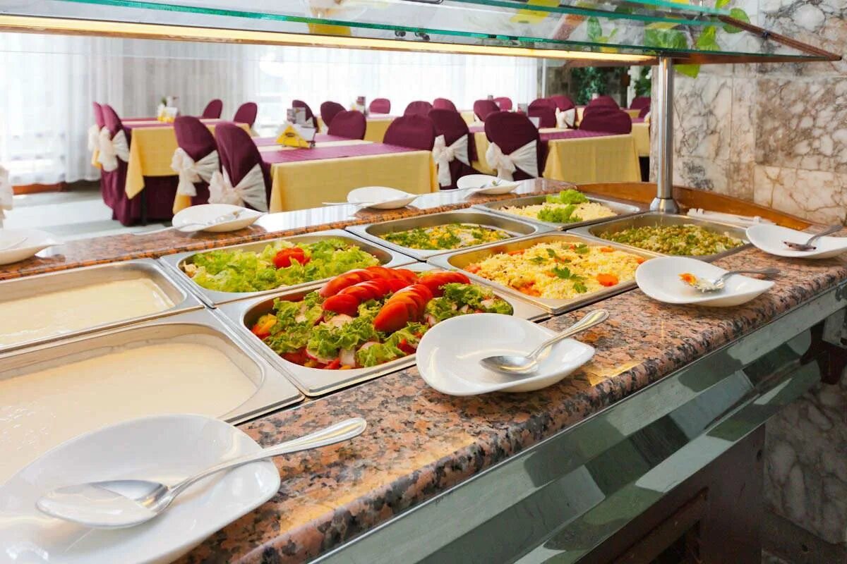 Отдых в пансионате с питанием. Отдых в пансионате с питанием. Анапа сукко шингари. Анапа санаторий надежда столовая. Шведский стол в гостинице.