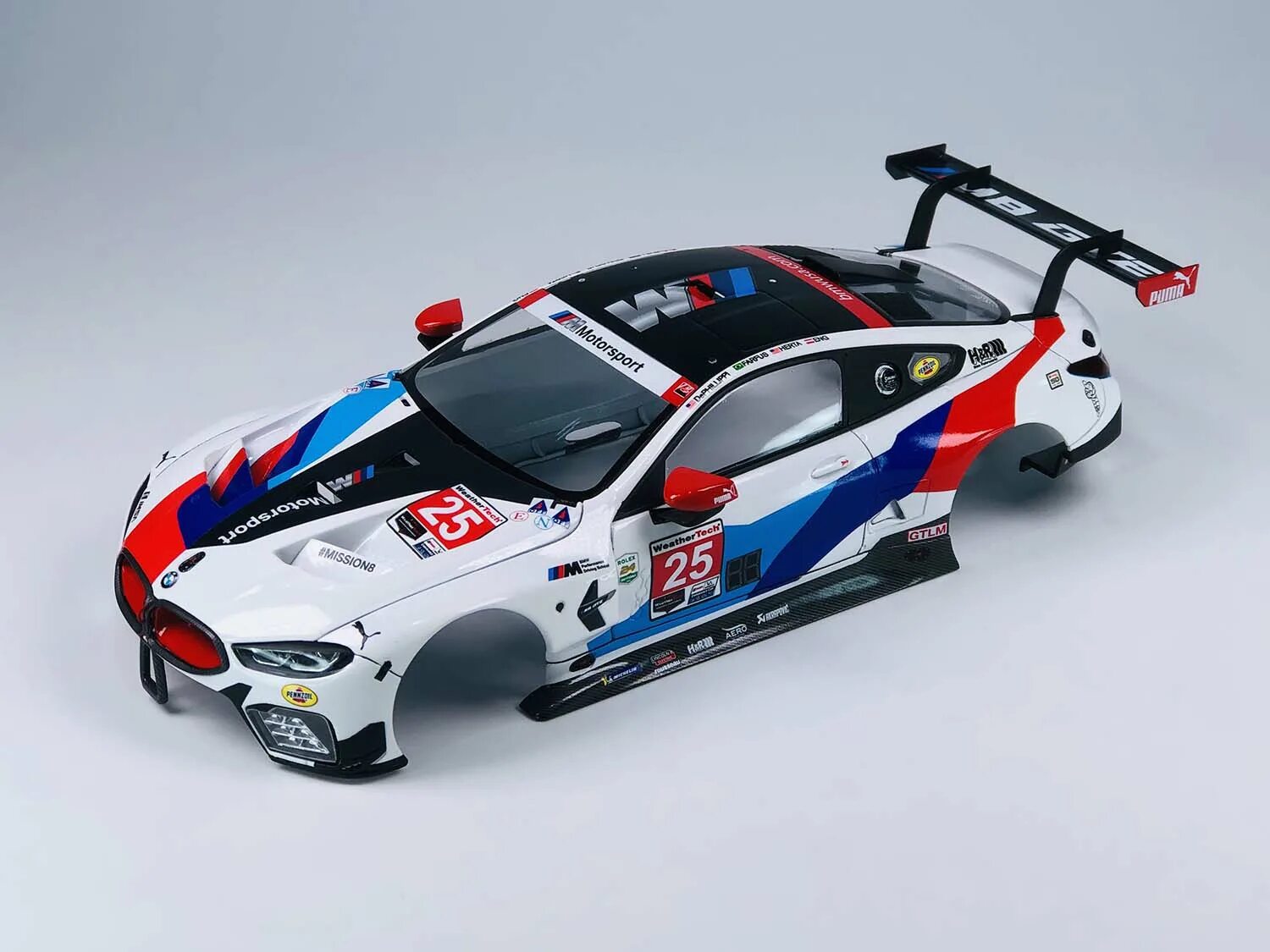 1 24 2019. BMW m8 GTE 2019. BMW m8 GTE 1:32. BMW m8 GTE model Kit. BMW m8 GTE 2020 Daytona 24 hours winner Beemax.