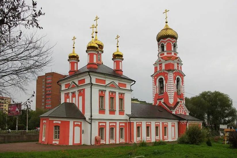 Храмы г дмитрова. Церковь сретения в городе дмитров. Троице-тихвинская церковь (дмитров). Храмы г дмитрова. Казанская церковь дмитров.