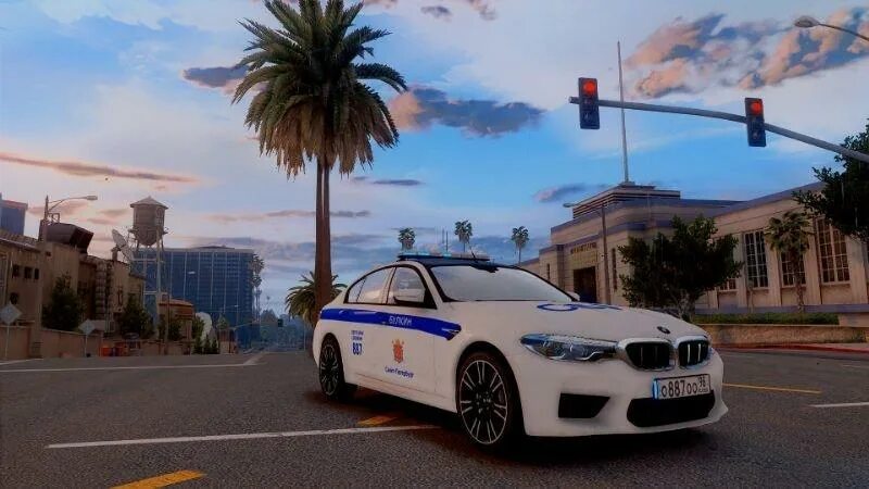 Машины гта 5 бмв. BMW m5 f90 Police. BMW m5 f90 полиция. The Crew 2 BMW m5 f90. BMW m5 GTA 5.