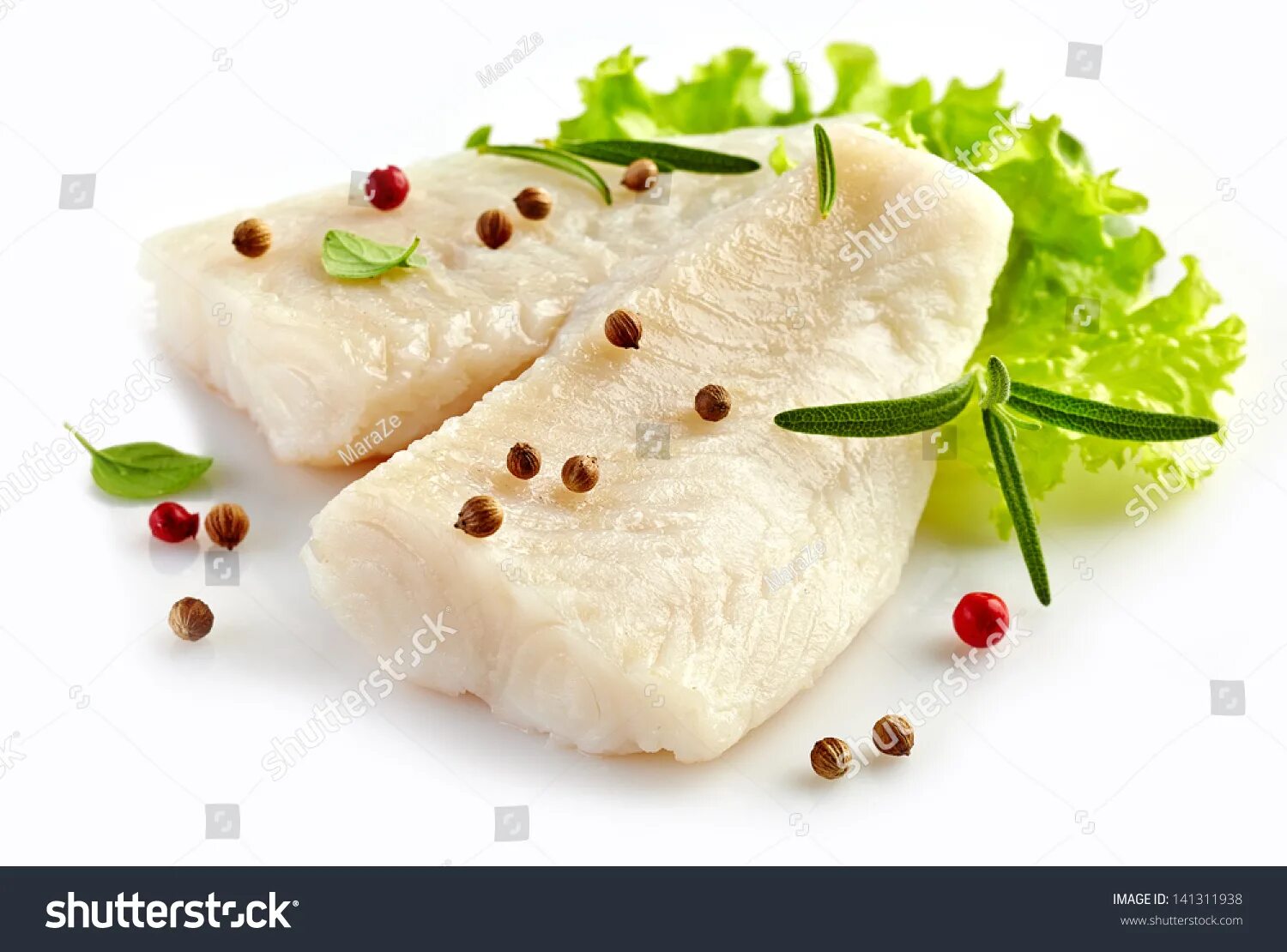 Блюда из рыбы на белом фоне. Белая рыба без костей. Вареная белая рыба. Муксун филе с/с в/у. Филе рыбы.