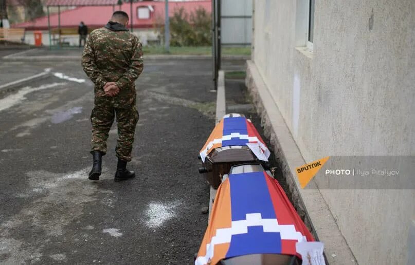 Умирающие армяне. Погибшие армянские солдаты в карабахе 2025. погибшие армяне 2025 карабах. тела погибших в карабахе армянский солдат. убитые солдаты в нагорном карабахе.