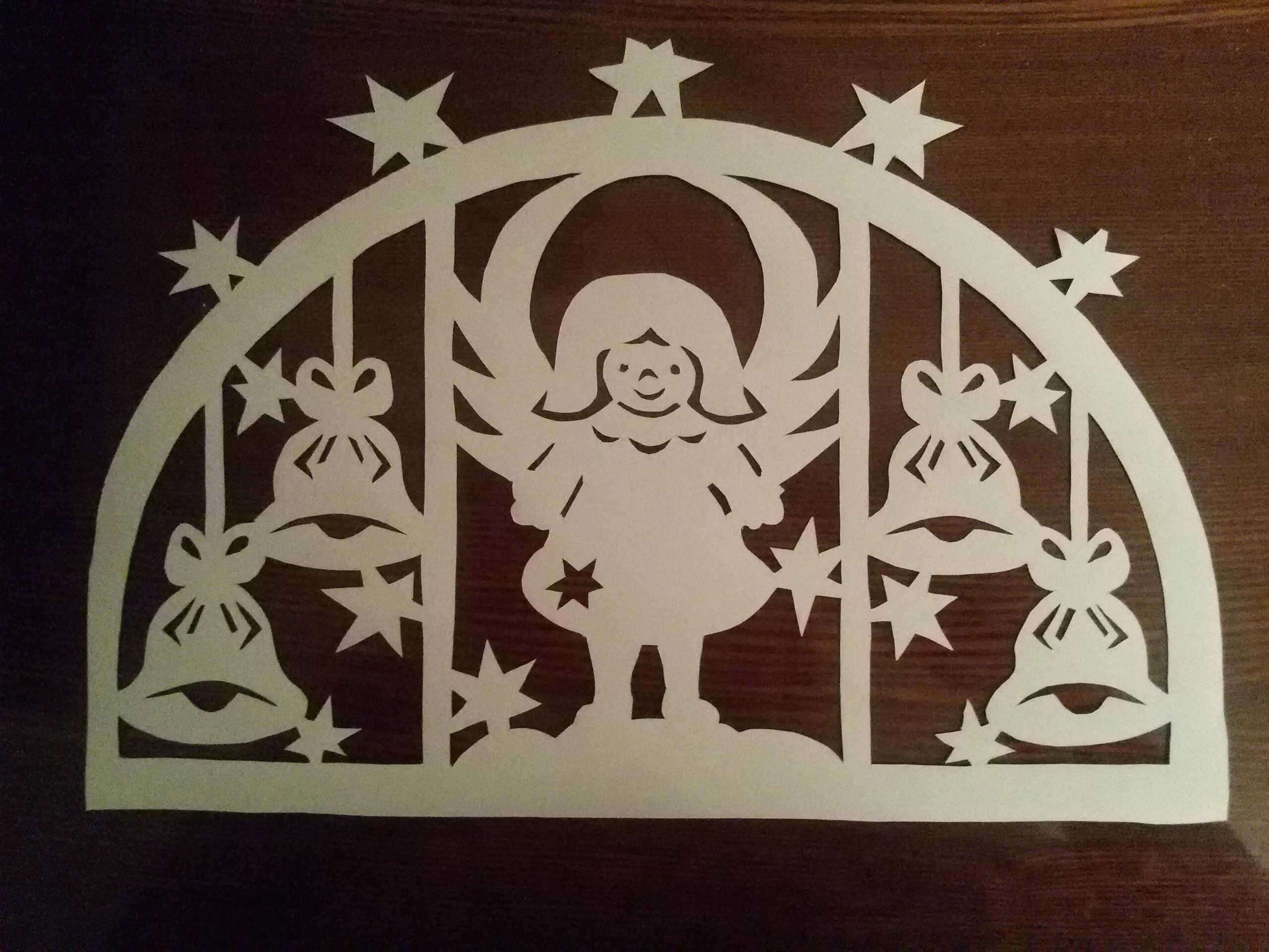 Вырезание окна. Трафареты на окна новогодние. Вырезание окна. Вытынанки. Украшения на окна.