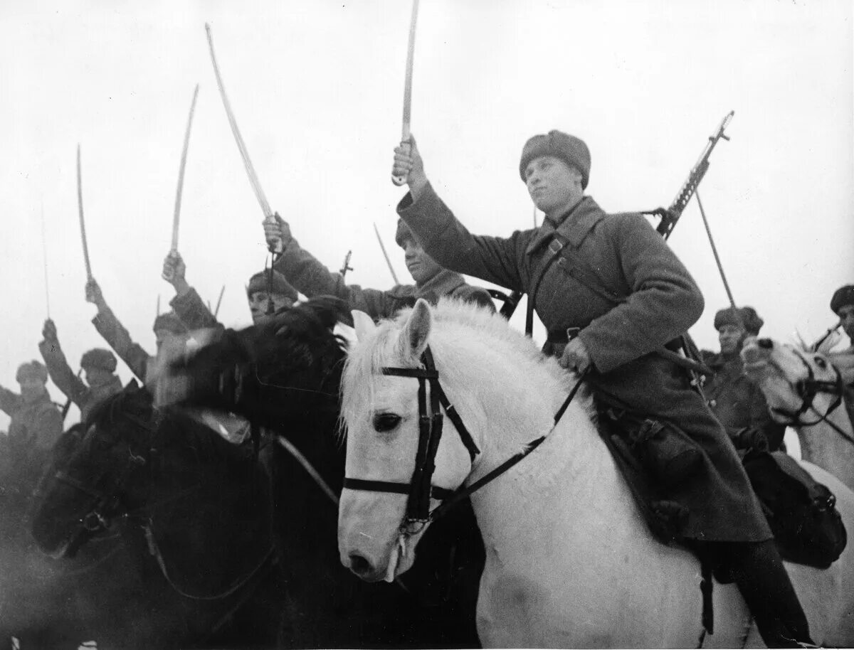 Советские кавалеристы