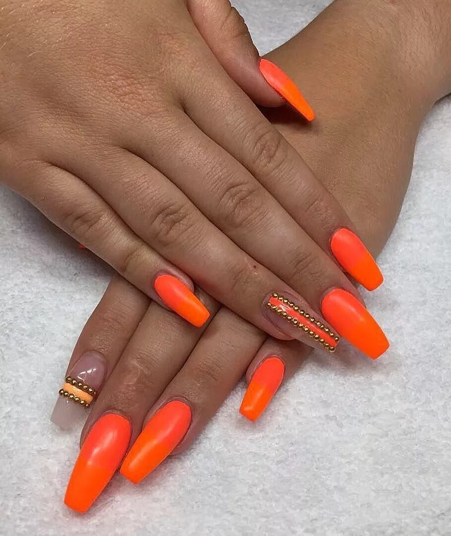 Оранжевый цвет маникюр фото 10 популярных идей на тему "red and orange nails" для вдохновения