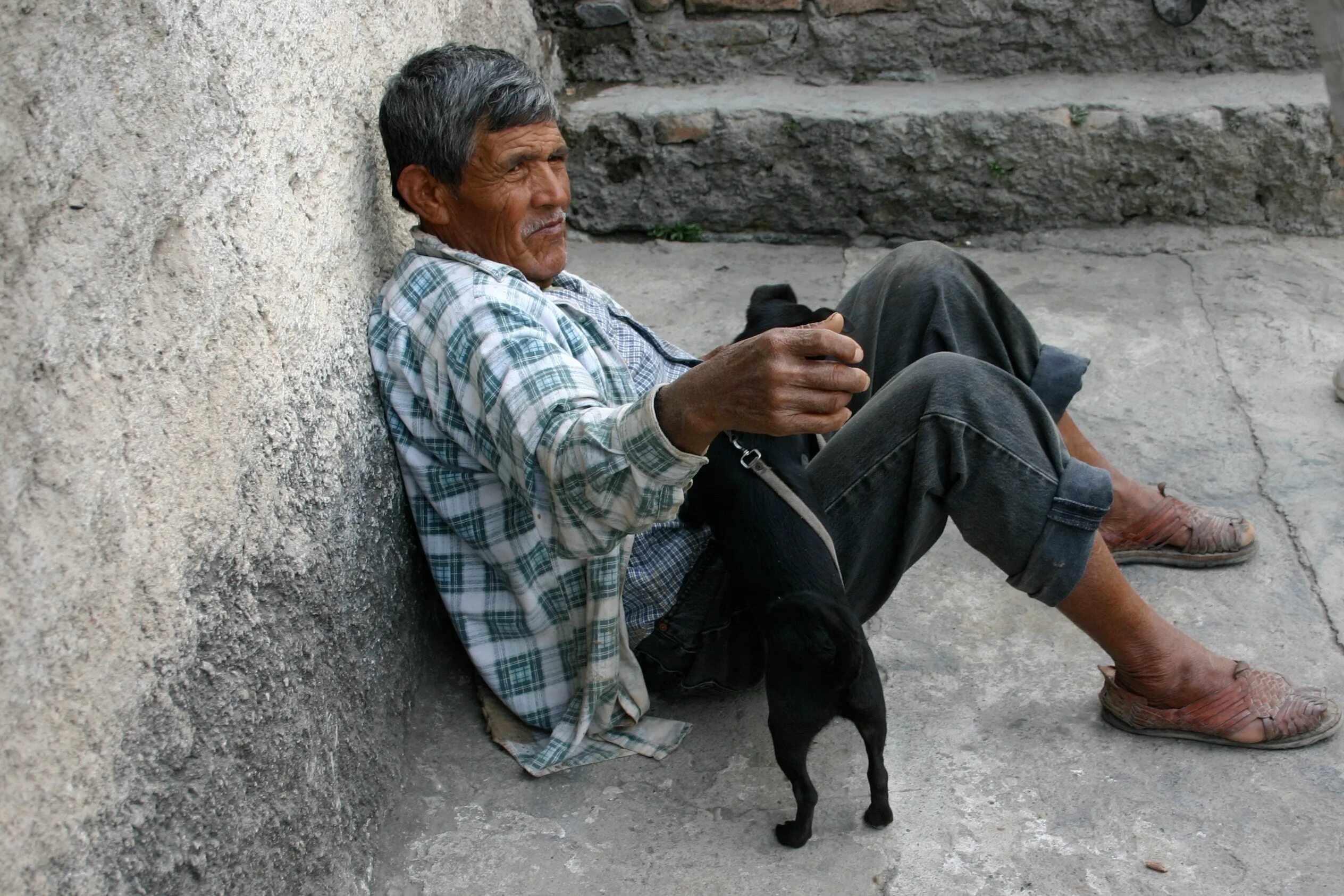 Люди фото из жизни. Человек и его собака. Man resting. Resting person. Rest man