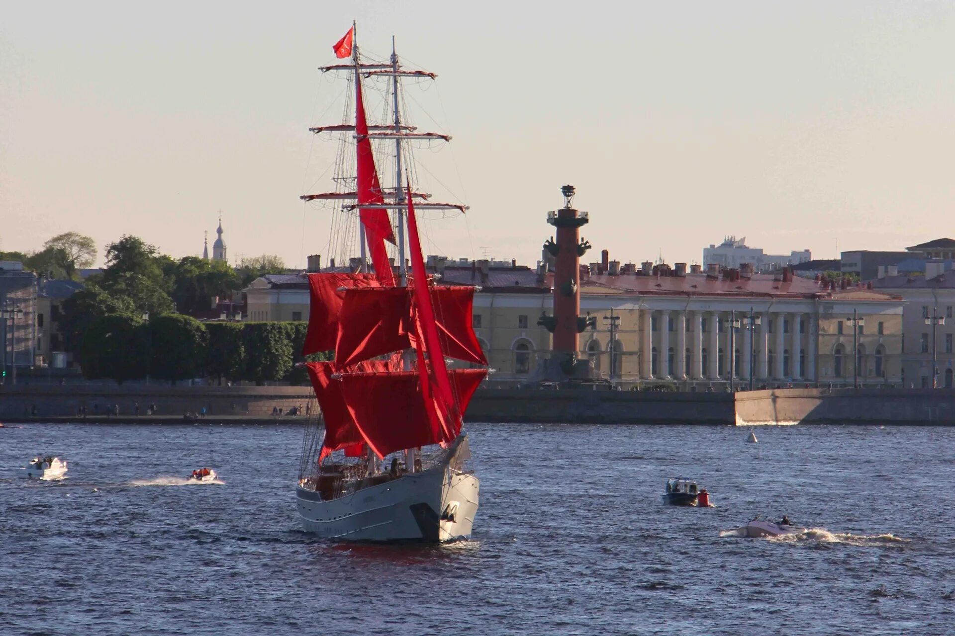 Спорт алые паруса. Алые паруса 2023 в Санкт-Петербурге. Алые паруса с теплохода. Прогулка на теплоходе Санкт- Алые. Алые паруса 2022г гифки.