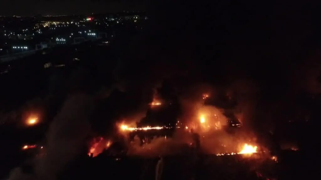 Пожар в москве гольяново. Пожар в москве гольяново. Пожар в гольяново сейчас. Пожар в москве гольяново. В гольяново сгорела квартира.