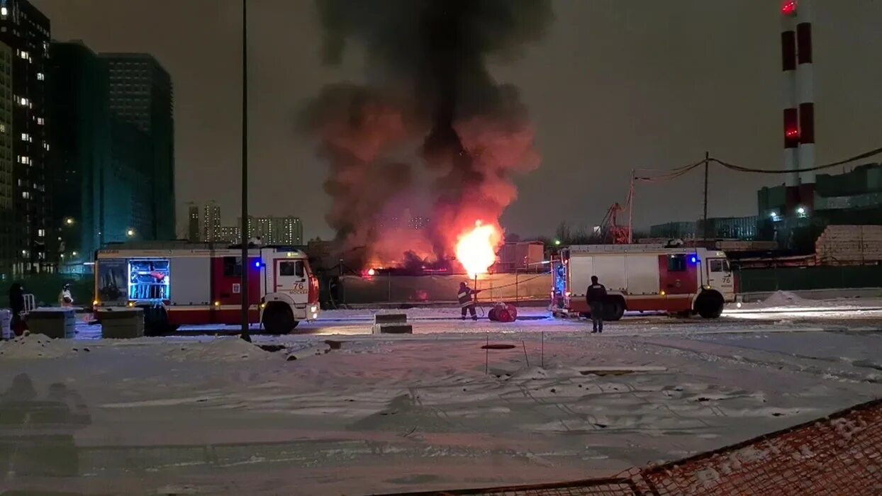 Пожар москва река капотня. Что происходит в марьино сейчас. Пожар в марьино вчера. Что происходит в марьино сейчас. Пожар в жилом многоквартирном доме.