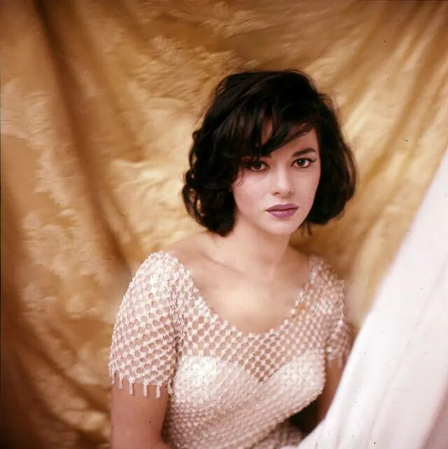 Марилу оссийу. Ретро женщины. Вирна лизи. Кино лаура антонелли. Итальянцы на веспа.