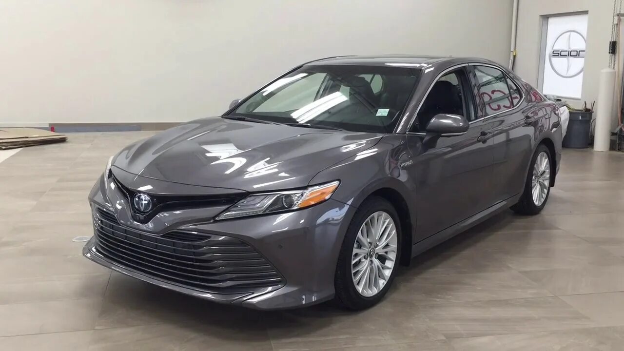 Камри 70 гибрид. 2018 Toyota Camry XLE. Toyota Camry Hybrid 2018. Камри 2018 гибрид. Toyota Camry Hybrid XLE.