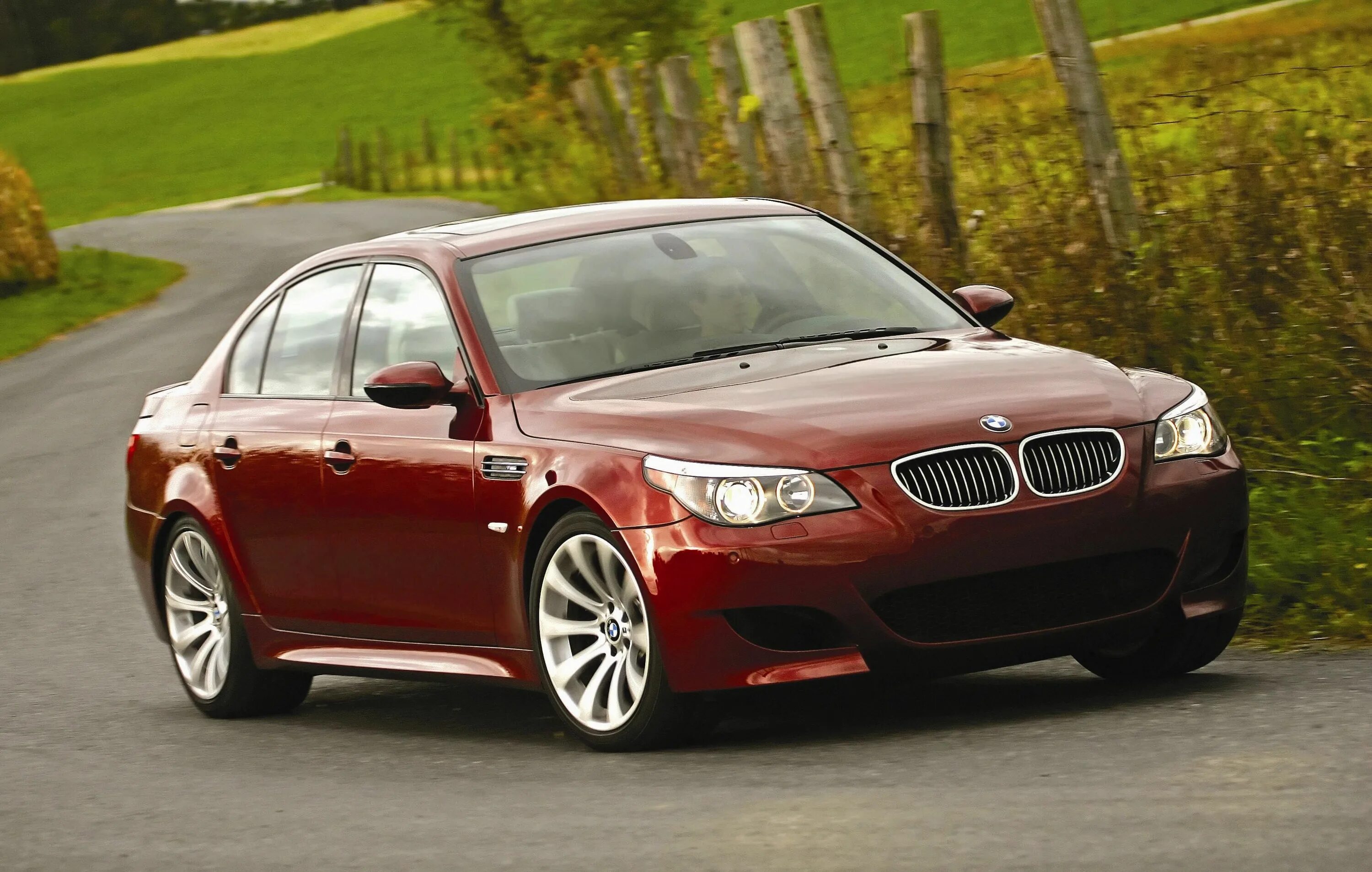 Е60 какого года. BMW m5 e60 2008. BMW m5 e60 Red. BMW m5 2009. BMW m5 2010.