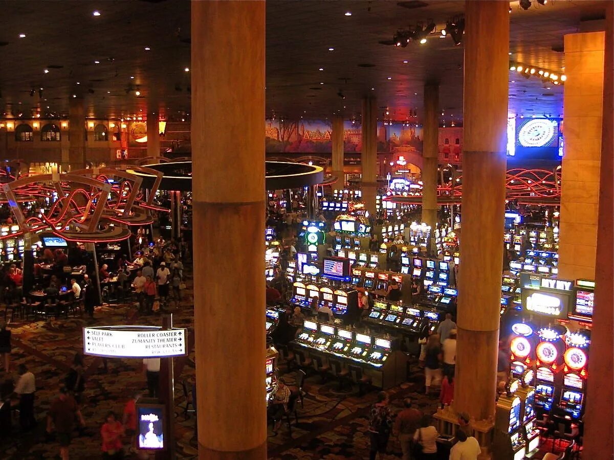 Лас вегас спб. Night las vegas 80s. Лас вегас спб. Лас вегас город грехов. Кинотеатр сфера в лас вегасе.