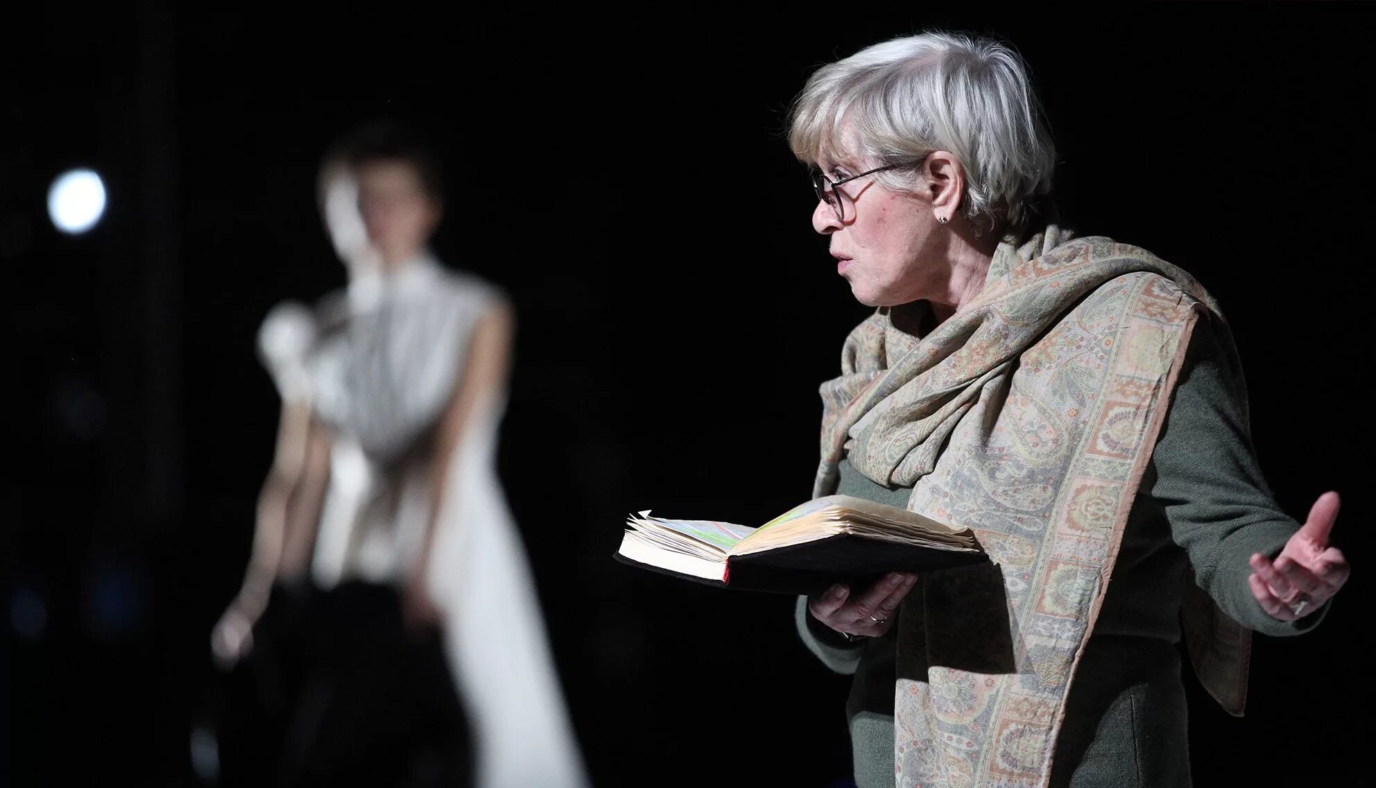 алиса фрейндлих и олег басилашвили. алиса фрейндлих бдт. спектакль в бдт с алисой фрейндлих и басилашвили. бродский полторы комнаты или сентиментальное путешествие на родину. алиса фрейндлих спектакли афиша.