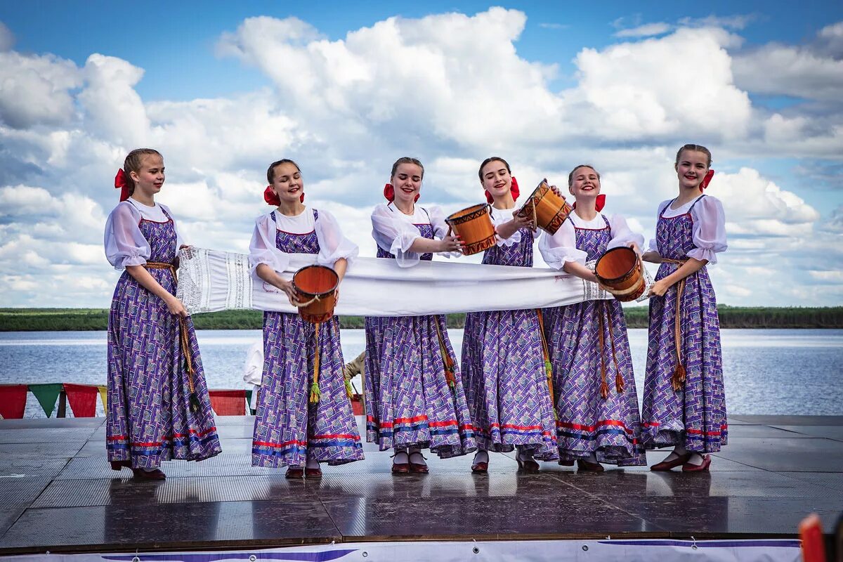 Мезень Архангельская область. Мезень (город). Музыкальная культура Архангельского севера. Город Мезень Архангельской области.