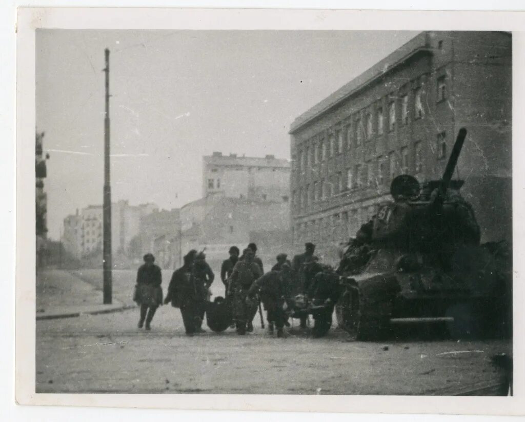 Белградская операция 1944. Разрушенный киев 1943. Битва за мурманск 1941. Ноябре 1944. Освобождение столицы югославии белграда.