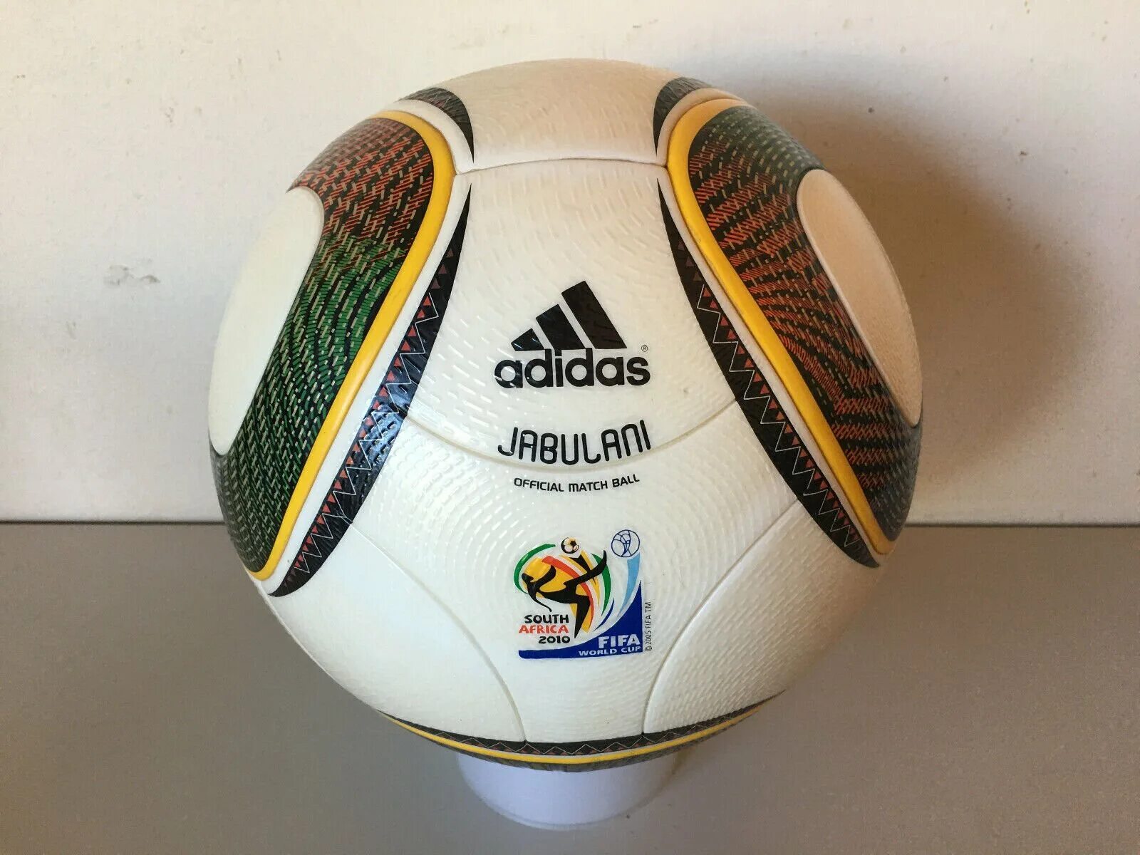 Мяч джибулани. Adidas jabulani 2010 official match ball. Мяч джабулани 2010. Мяч джибулани. Мяч футбольный adidas jabulani.