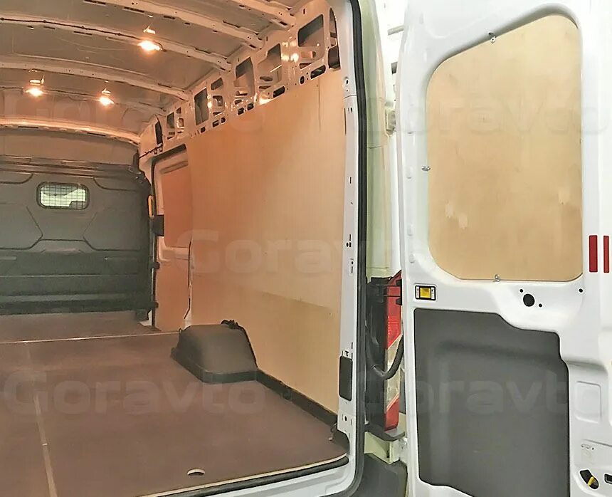 Ford Transit обшивка кузова фанерой. Обшивка фанерой Форд Транзит фургон. Обшивка фанерой Форд Транзит. Обшивка фургона Форд Транзит.