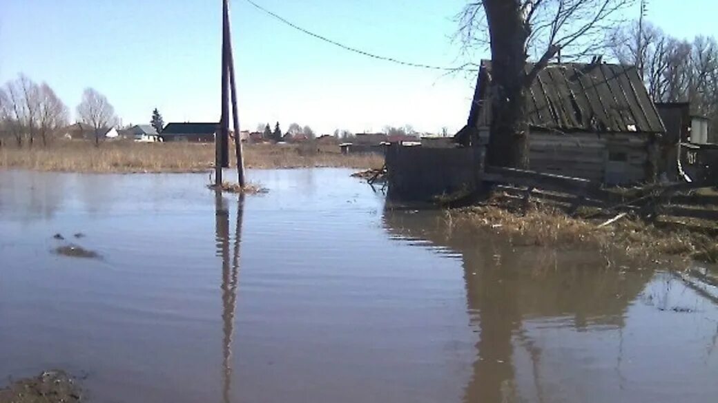 Уровень воды в чумыше сегодня заринск. Река Чумыш Тальменка. Уровень воды в Чумыше в Тальменке. Подъем воды река Чарыш. Наводнение Тальменка.