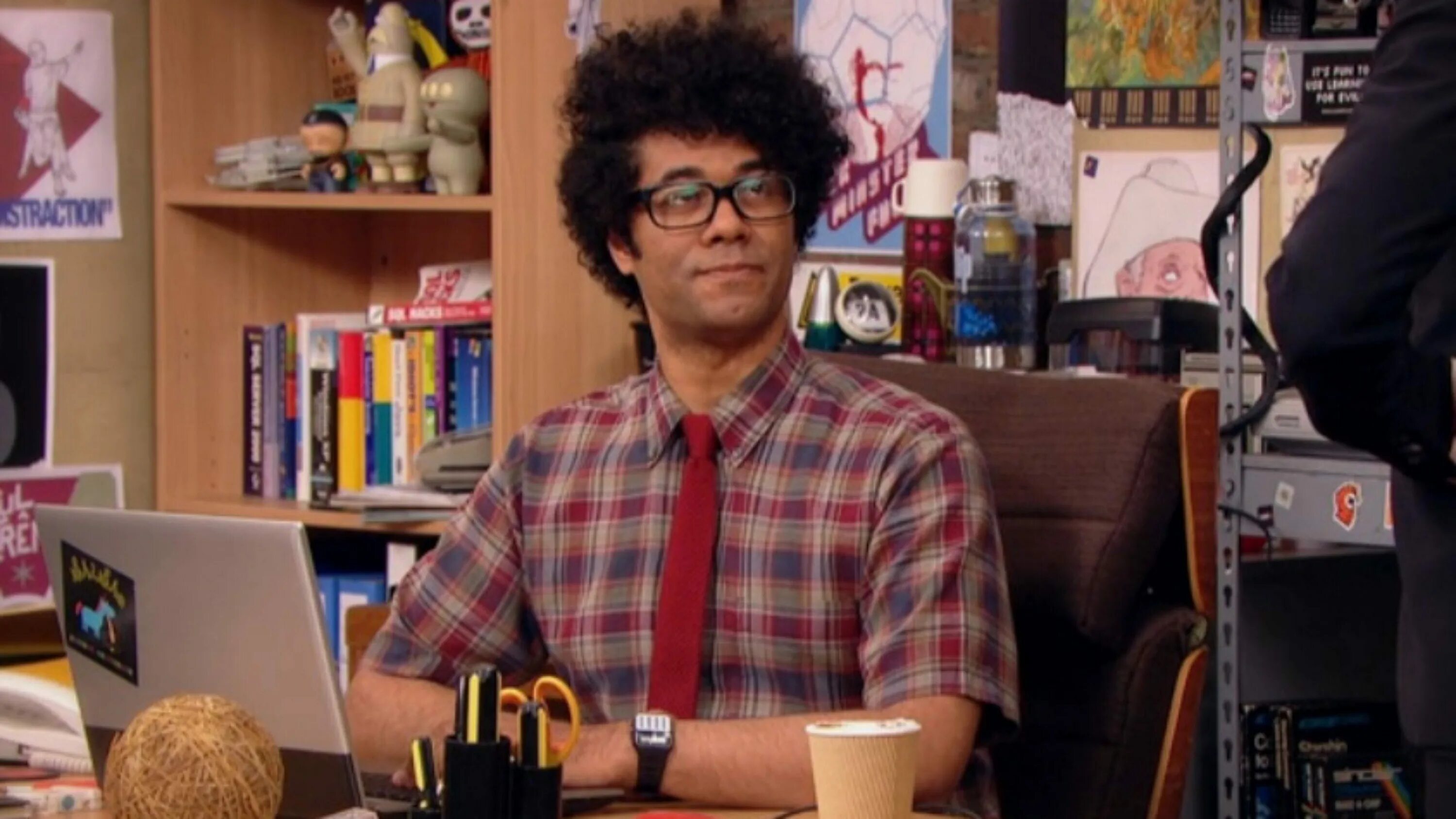 The it crowd. Рой it crowd. дуглас компьютерщики.