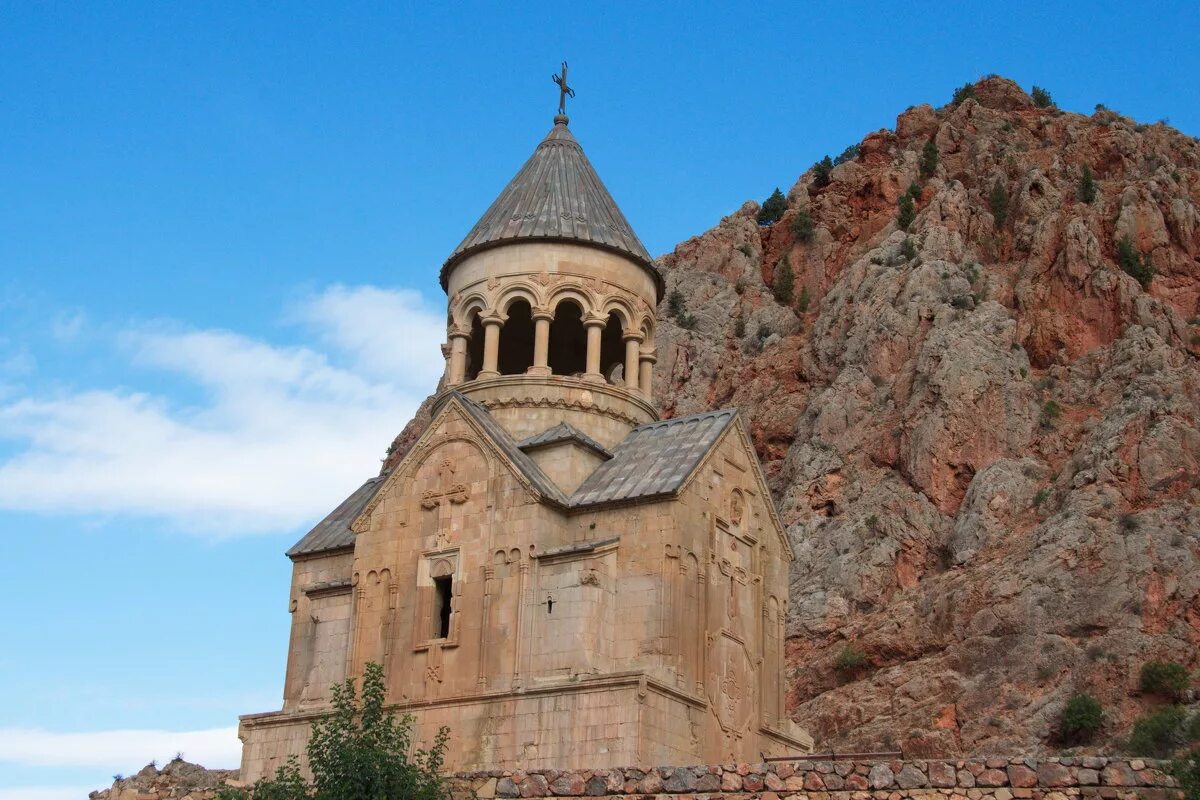 храм рипсиме в эчмиадзине. монастырь нораванк. эчмиадзинский монастырь вагаршапат. армянские церкви имена. храм в шуши нагорный карабах.