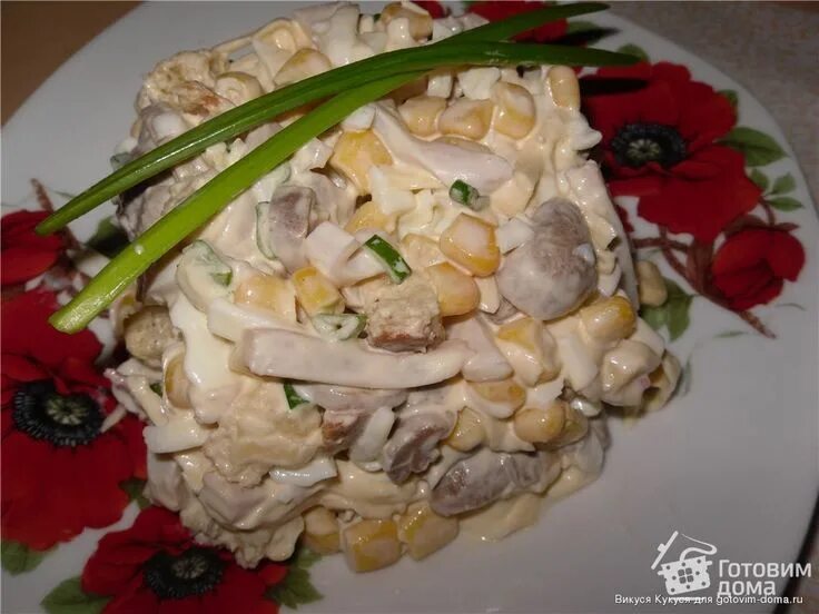 Кухня наизнанку салат с кальмарами рецепты. Салат с кальмарами и кукурузой. салат с кальмарами и рисом. салат с кальмарами и шампиньонами фото. салат с кальмарами и шампиньонами.