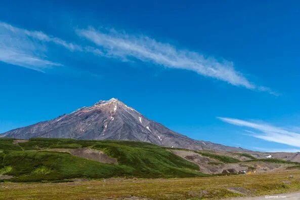 Unique kamchatka. Подножье Авачинского вулкана. Вулканы Камчатки Авачинская сопка. Авачинский перевал гора верблюд. Вулкан Толбачик.