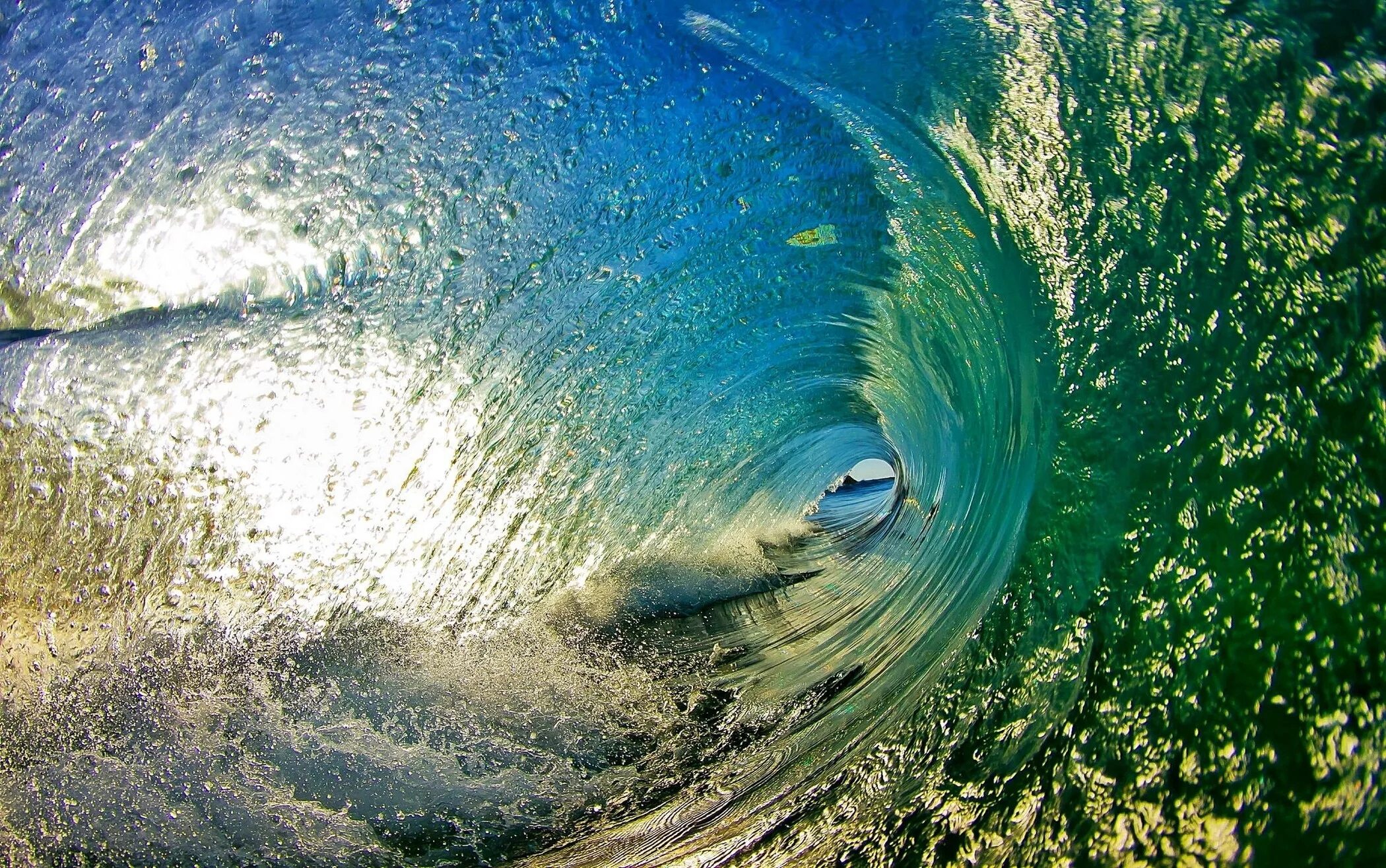 Море волны картины маслом. Волна над землей. Волны на воде. Волна над землей. Океан.