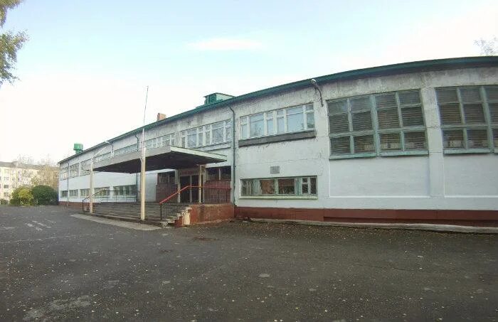 Восьмая школа североуральск. Сош 1 североуральск. Североуральск девятая школа. Сош 1 североуральск. Школа номер 1 города североуральска.