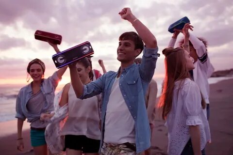 Песни которые сейчас слушает молодежь