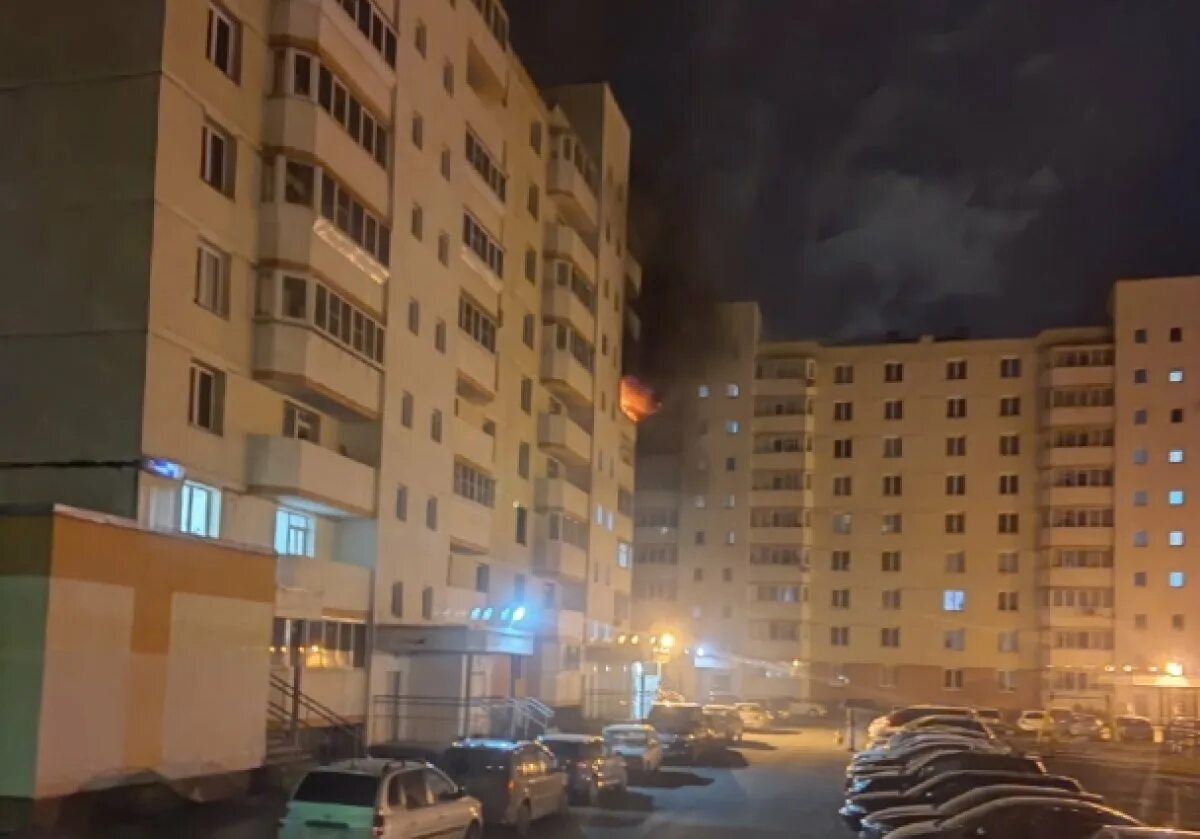 Сильный пожар. Пожар в чурилово сегодня. Пожар в чурилово сегодня. Пожар на стройке. Многоэтажки фото.
