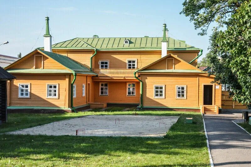 Город с домом ленина. Дом-музей ленина в ульяновске. ульяновск музей музей дом ленина. дом музей семьи ульяновых ульяновск. дом ленина в ульяновске.
