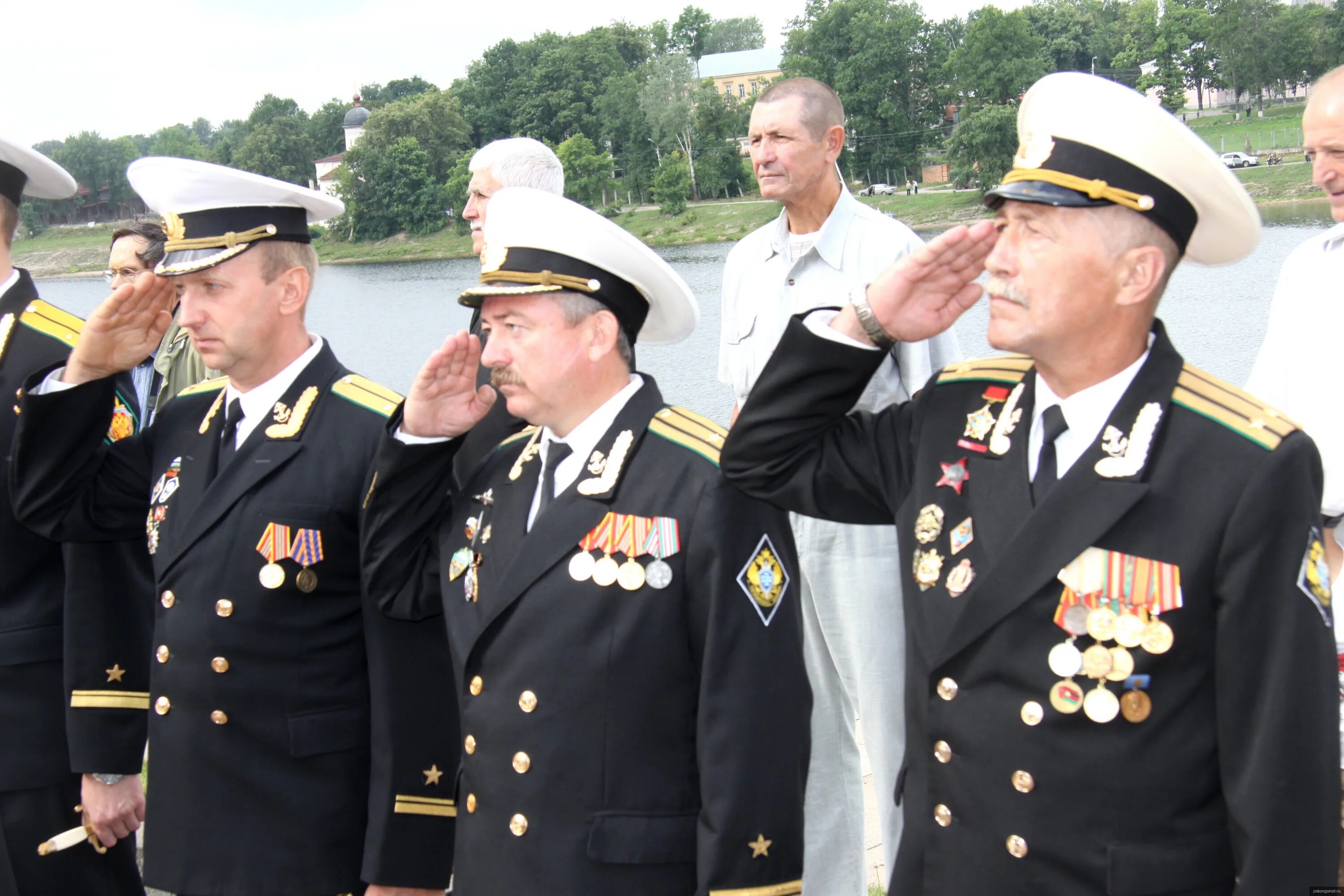 Командир надводного корабля. Штандарт черноморского флота. - балтийский флот (командующий – адмирал в. Михаил жуховицкий. День командира корабля вмф россии.