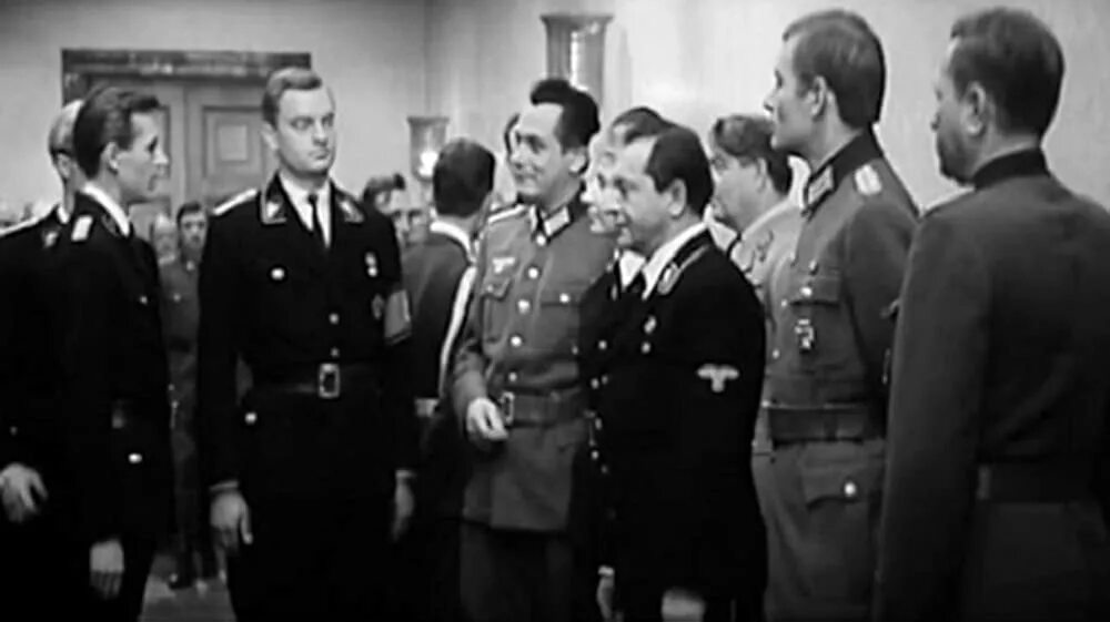 Песня из кинофильма щит и меч. Щит и меч фильм 1968 1серия. вальтер зонненберг щит и меч. георгий мартынюк щит и меч. бруно щит и меч.