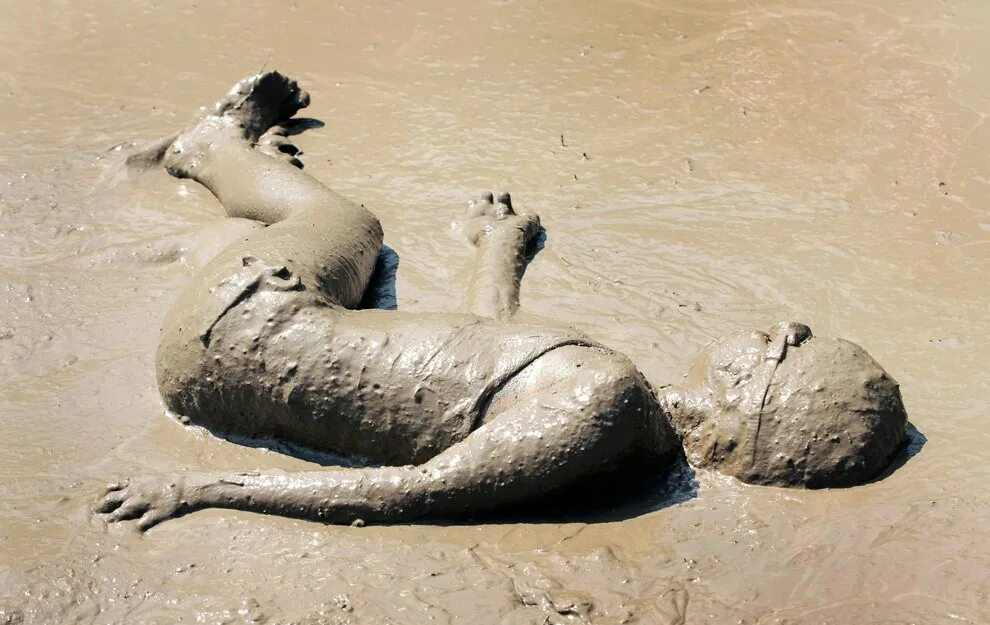 Сон утонуть в грязи. Сон утонуть в грязи. Грязь: праздник святого патрика фильм. Девочки купаются в грязи. Сон утонуть в грязи.