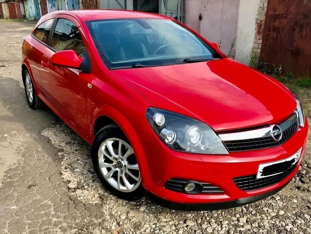 Авито авто красно. Opel Astra GTC 2010.