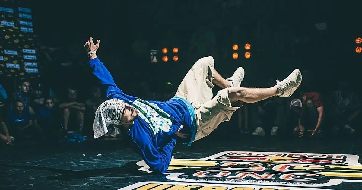 Бибой алик. Top9 crew пирамида. Bboy phil phaze. Бибой алик. Bboy alcolil.