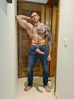 https://onlyfans.com/alejandrobelmont.
