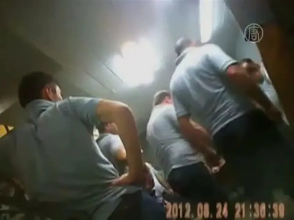 Издевательства в грузинских тюрьмах. Шокирующие кадры пыток. Пытки в грузинских тюрьмах палка в заднице. Кадры пыток крокус сити