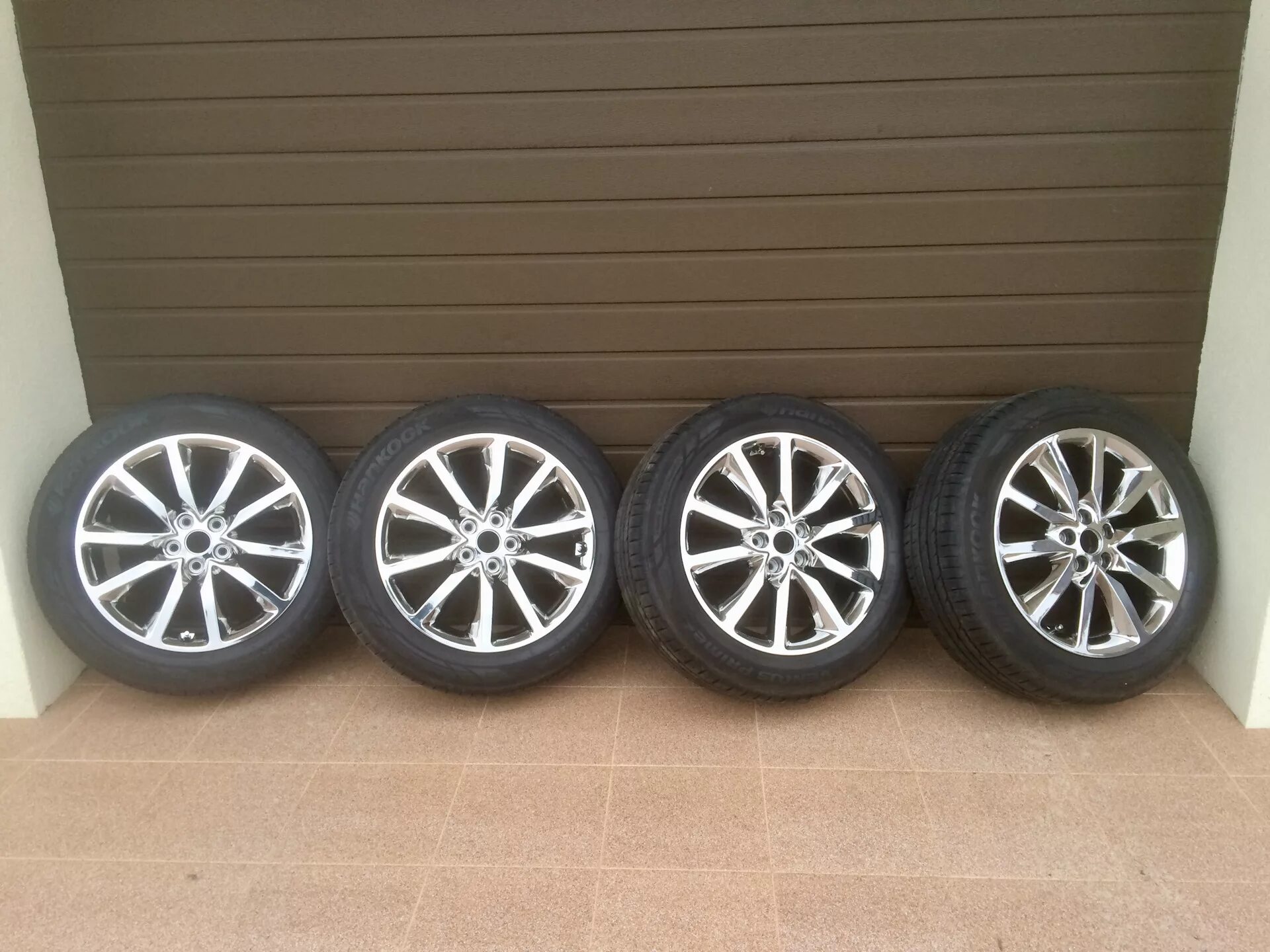Диски бмв арбузы r17. Audi роторы r19. Диски sakura r20 5x120. Touareg girona r19. Диски r19 авито.