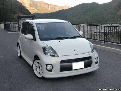 Купить б/у Toyota Passo I (C10) 1.0 AT (71 л.с.) 4WD бензин автомат во Владивост
