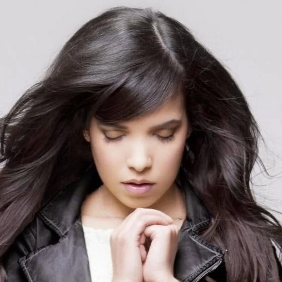 Индила ворлд. Indila. Indila 2023. Indi. Indila Biografiyasi.