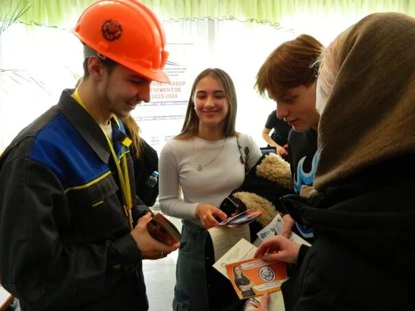 Школа 16 прокопьевск. Ярмарка учебных мест. Ярмарка в школе. Ярмарка 2023.