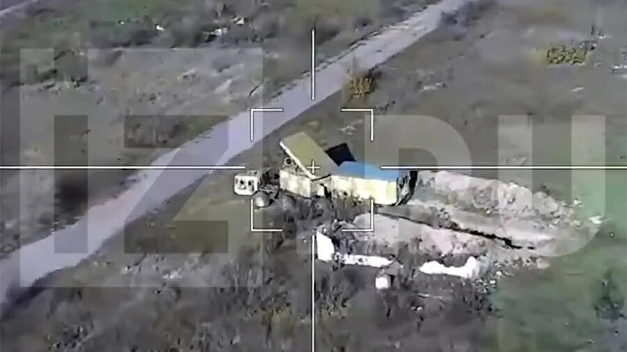 беспилотник снял на видео расстрел. убийство украинского солдата дроном. беспилотник виды украинский. орион бпла. расследование убийств.