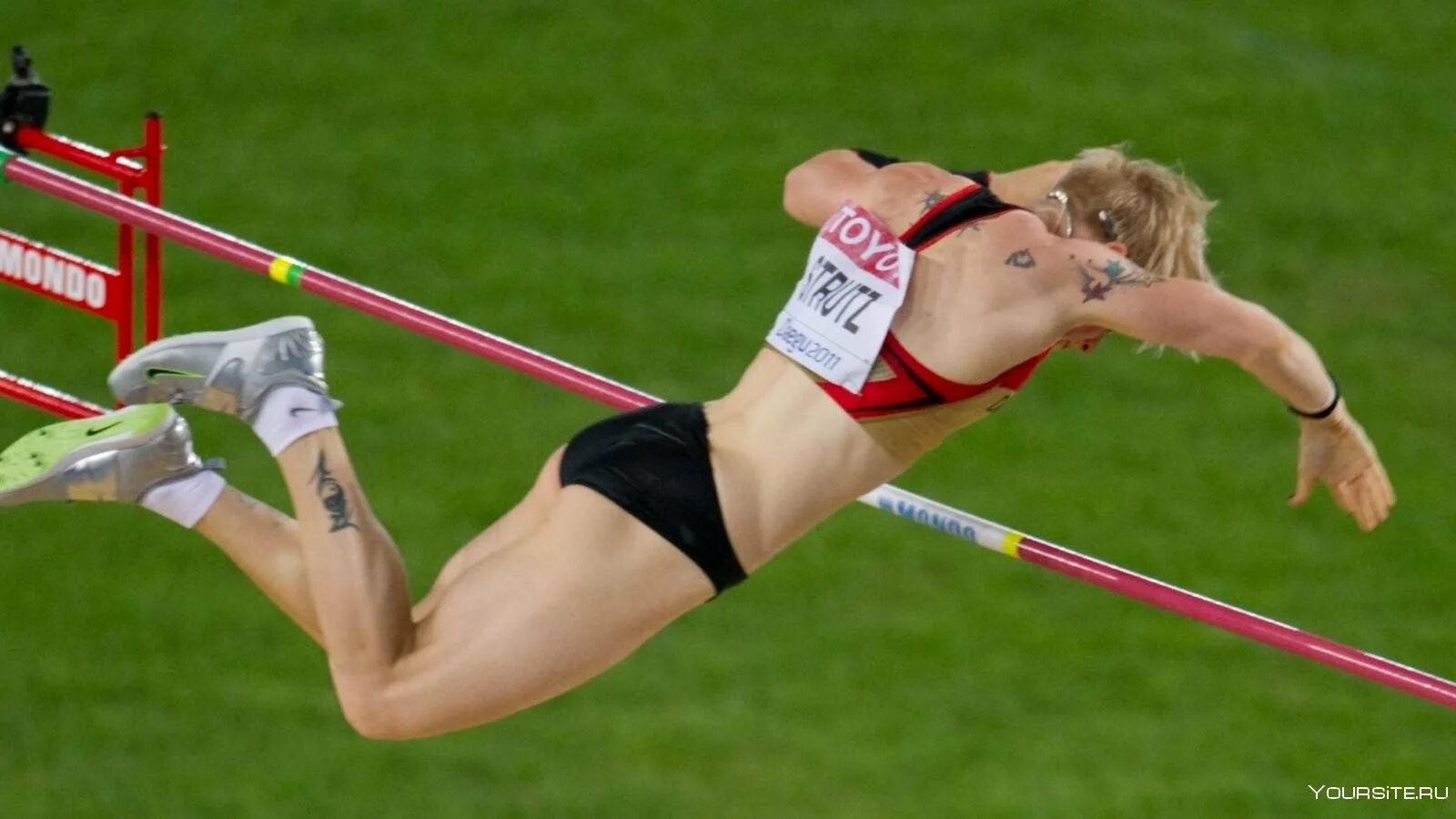 Алиша прыжки с шестом. Алиша прыжки с шестом. Алиша великайте. Алиша прыжки с шестом. Алиша прыжки с шестом.